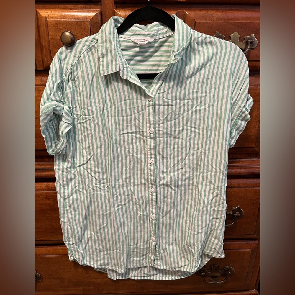 Beachlunchlounge Button Down